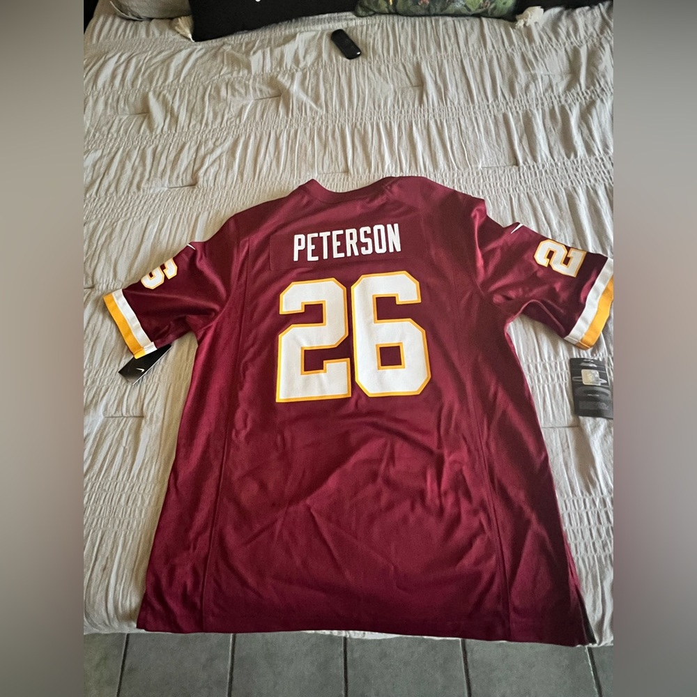 Ungrateful husband Lol never worn commanders (Redskins) jersey.